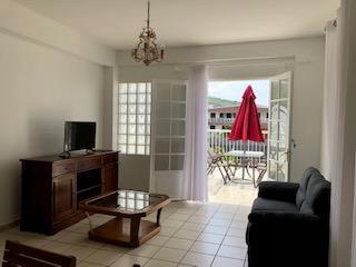 Room rental with kitchenette Saint-Leu